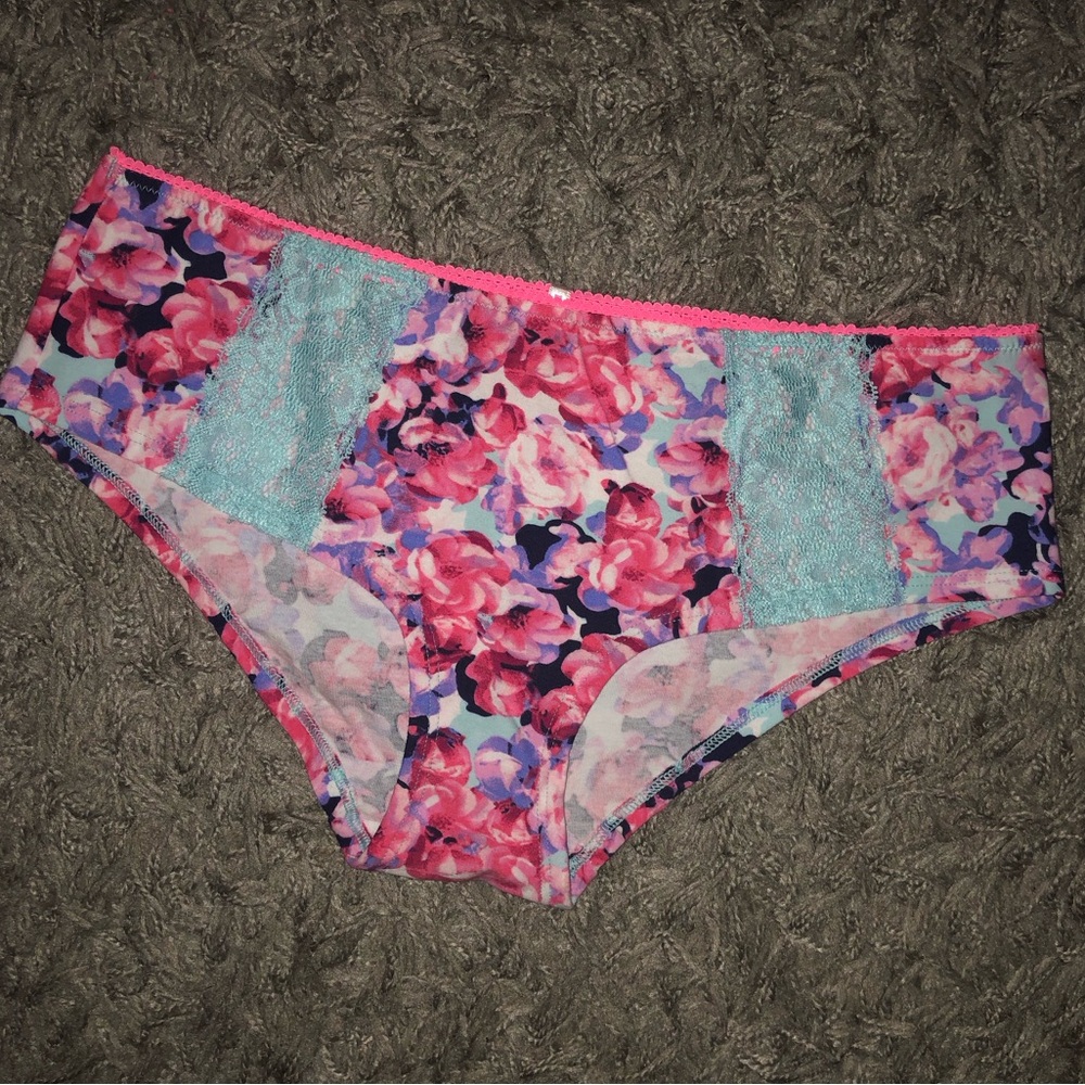2013 Victoria’s Secret PINK Cheekster, Size L, New With Tags